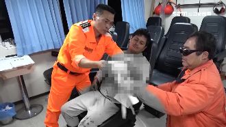 陸船遭逮　船老大「自斷3指」求放行