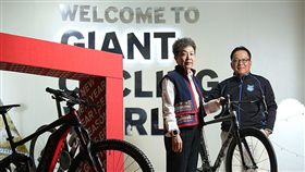 名家_遠見雜誌_巨大集團第二代杜綉珍、劉湧昌接班