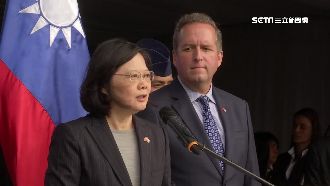 宏國軍禮接機　過境美傳英見川普團