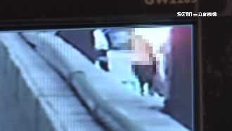 畫面曝光！疑老婆外遇　丈夫潑油燒妻