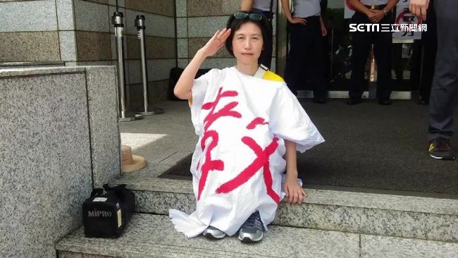 年請假323天？女校長千字文回擊