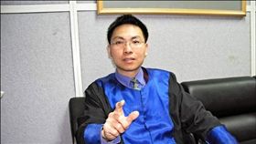 法官,曾雨明,罰俸,職務法庭,恐嚇,羈押,職權,檢舉,彈劾(臉書 https://www.facebook.com/photo.php?fbid=123391531457937&set=a.123391548124602.1073741826.100013612725294&type=3&theater)