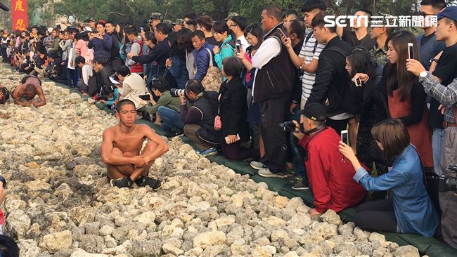 海軍陸戰隊兩棲偵搜專長班144期 99旅中尉輔導長張泰晴現身為男友崔漢文加油 盧冠妃攝