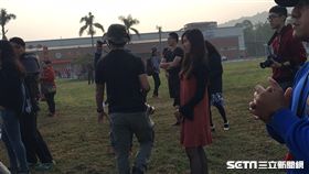 海軍陸戰隊兩棲偵搜專長班144期 99旅中尉輔導長張泰晴現身為男友崔漢文加油 盧冠妃攝