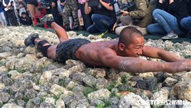 陸戰隊九九旅中尉李元傑 海軍陸戰隊兩棲偵搜專長班144期第一名結訓 圖／記者盧冠妃攝