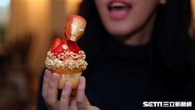 香港迪士尼樂園鋼鐵人遊樂設施「鐵甲奇俠飛行之旅」周邊商品,主題房,甜點。（圖／記者簡佑庭攝）