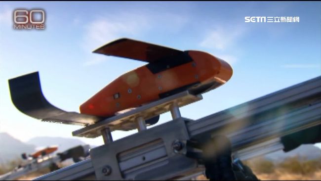 美大黃蜂戰機放蜂群　百架無人機出動