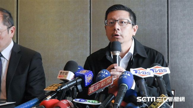 興航臨時股東會　林明昇搭運鈔車離場