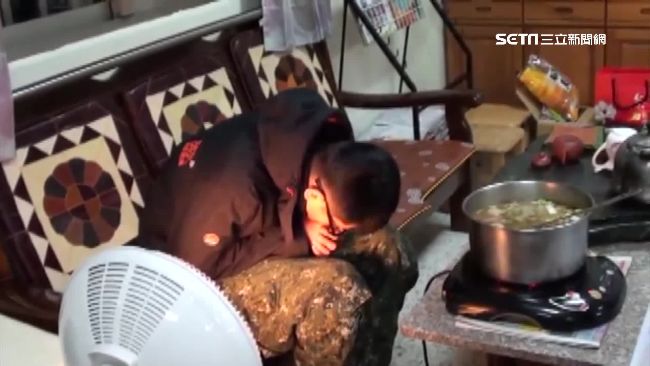 男穿機能外套登山險凍斃　業者這樣說