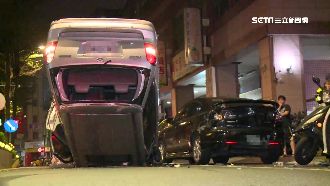 低頭撿物暴衝翻車　波及3路人釀4傷