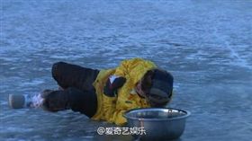 林志穎,我們十七歲,滑倒（圖／翻攝自愛奇藝娛樂微博）