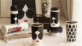 統一星巴克與美國紐約時尚精品Alice + Olivia推出聯名商品。（圖／星巴克提供）