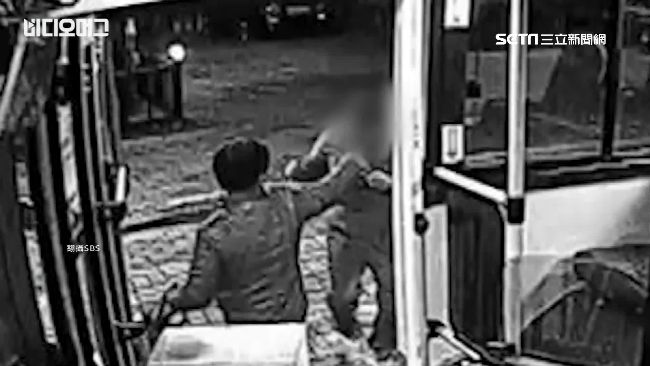 目擊7旬嬤遭搶　40歲司機痛扁搶匪