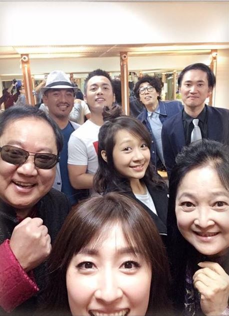 應蔚民（右後）曾參演《海角七號》。（圖／翻攝自田中千繪臉書）