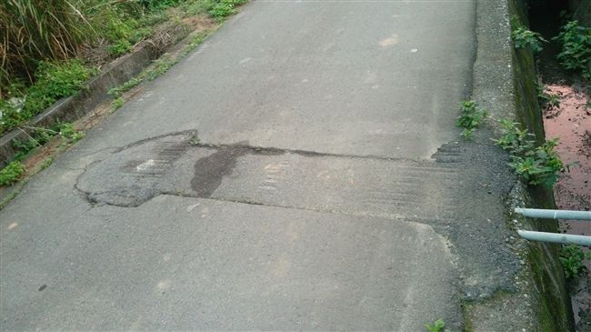 馬路補丁長這樣　網友：屌