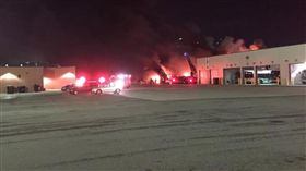 底特律,Detroit,巴士總站,爆炸,大火,火災
（圖／翻攝自推特）
https://twitter.com/cyndejohnson/status/819806232521252864/photo/1?ref_src=twsrc%5Etfw