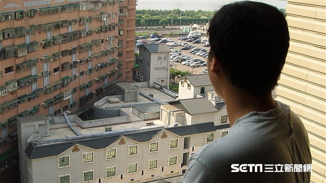 上夜班嫌鄰居白天吵　他貼紙條網笑翻