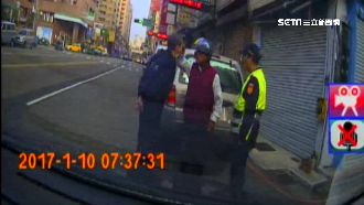 剛偷車就遇警　阿伯心虛爆走戳警額頭