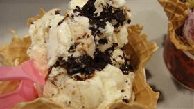 Coldstone
https://www.flickr.com/photos/cgwcool/5600614044/in/photolist-9wUBr7-NTo7o-232Ui-7Bd4Uc-852eup-hBnSX-eKfbE-qo5zz-232Uh-6XZ8Xv-9XgVu8-82QVXp-82U535-9ab9VA-7sZRqK-aiQLSf-E62tq-knEVPT-gQKd8j-o1