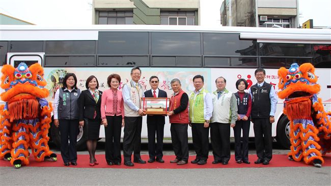 台南血庫剩不到5天　嘉義贈送捐血車