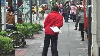 白牌車街頭攬客　大搶觀光客交通商機