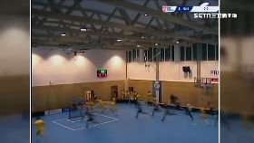 直擊體館塌1200.