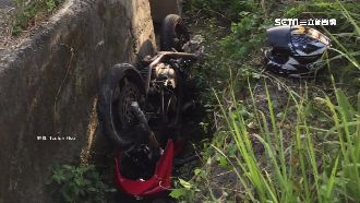 轎車疑過彎超車不當　騎士噴飛摔山溝