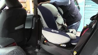 兒童座椅該放哪？「後座中間」最安全