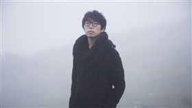 演唱無數熱門曲　日本「吉他搖滾詩人」高橋優首在台發片 圖／華納提供