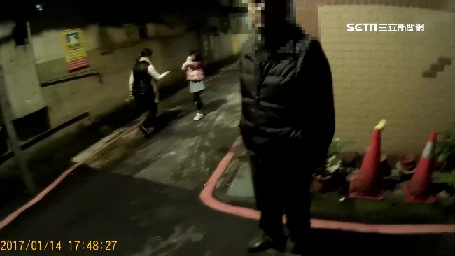 「愛的小手」追打女兒　母親虐童惹議