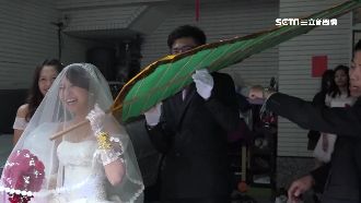 迎娶丟超大「芭蕉扇」　爆紅新娘現身
