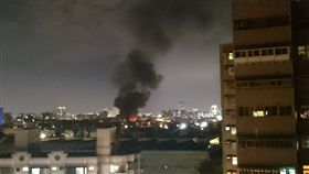 桃園,中壢,泰豐輪胎,火警,火災,濃煙,黑煙 （圖／翻攝自我是中壢人臉書）
