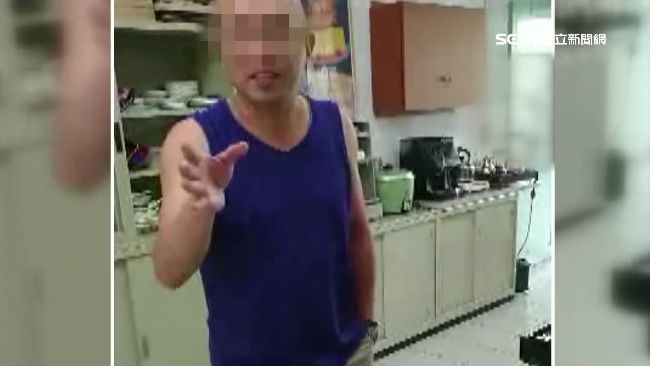 扮V怪客抗議！數學老師反控校方霸凌