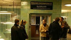 德國柏林「地下博物館」入口。the Berliner Unterwelten-Museum（圖／攝影者escpeapalumni, Flickr CC License）https://goo.gl/GhFKyw