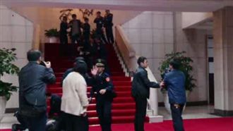 國民黨黨工衝進政院　要求林全出來