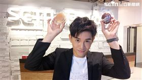 張立昂溫暖送點心（圖／記者王建棠攝影）