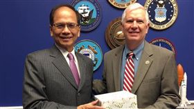 游錫堃訪美國、共和黨籍聯邦眾議員布魯克斯／臉書