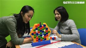 過年親友來作客好尷尬？這招讓你忘掉手機