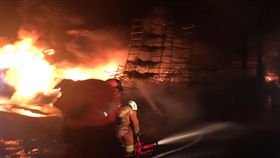 中壢,輪胎,廠區,空污,濃煙,火災,大火（圖／中央社）