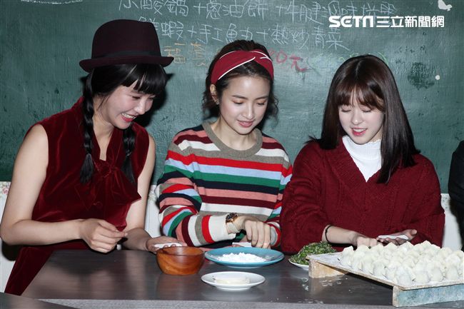 黃心娣、林依晨、邱思琹。（記者邱榮吉/攝影）