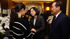 蔡英文總統赴親民黨秘書長秦金生靈前致意。（親民黨提供）