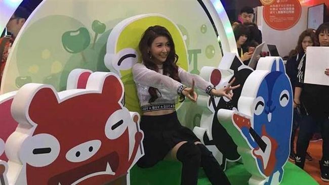 愷樂首現身電玩展　自爆睡前這樣練舞