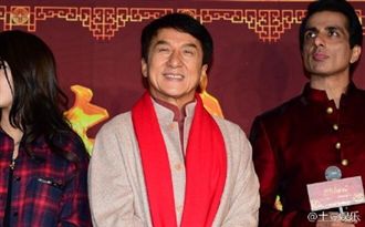 成龍取景杜拜！皇室借70輛超跑