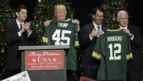 ▲川普與綠灣包裝工（圖／美聯社／達志影像）