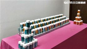 張女販售「麗達代代花」的減肥禁藥，保大三中隊前往台北及台南等據點查緝，當場查扣上千坪偽禁藥品，並將她及同夥移送法辦。（翻攝畫面）