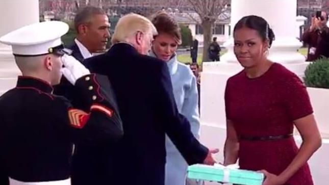 梅蘭妮亞送禮物　卻讓蜜雪兒臉超冏！