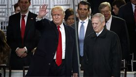 美國聯邦參議院今天以壓倒性票數通過退役陸戰隊將領馬提斯（James Mattis）出任總統川普國防部長（圖／美聯社／達志影像）