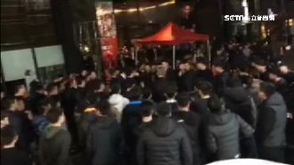 「警」張！信義區湧200名黑衣人