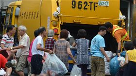 桃園,志工,清潔,掃街,農曆,春節,垃圾,鄭文燦(中央社)