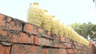 把我的甕還來！摸乳巷甕牆遭「拔罐」